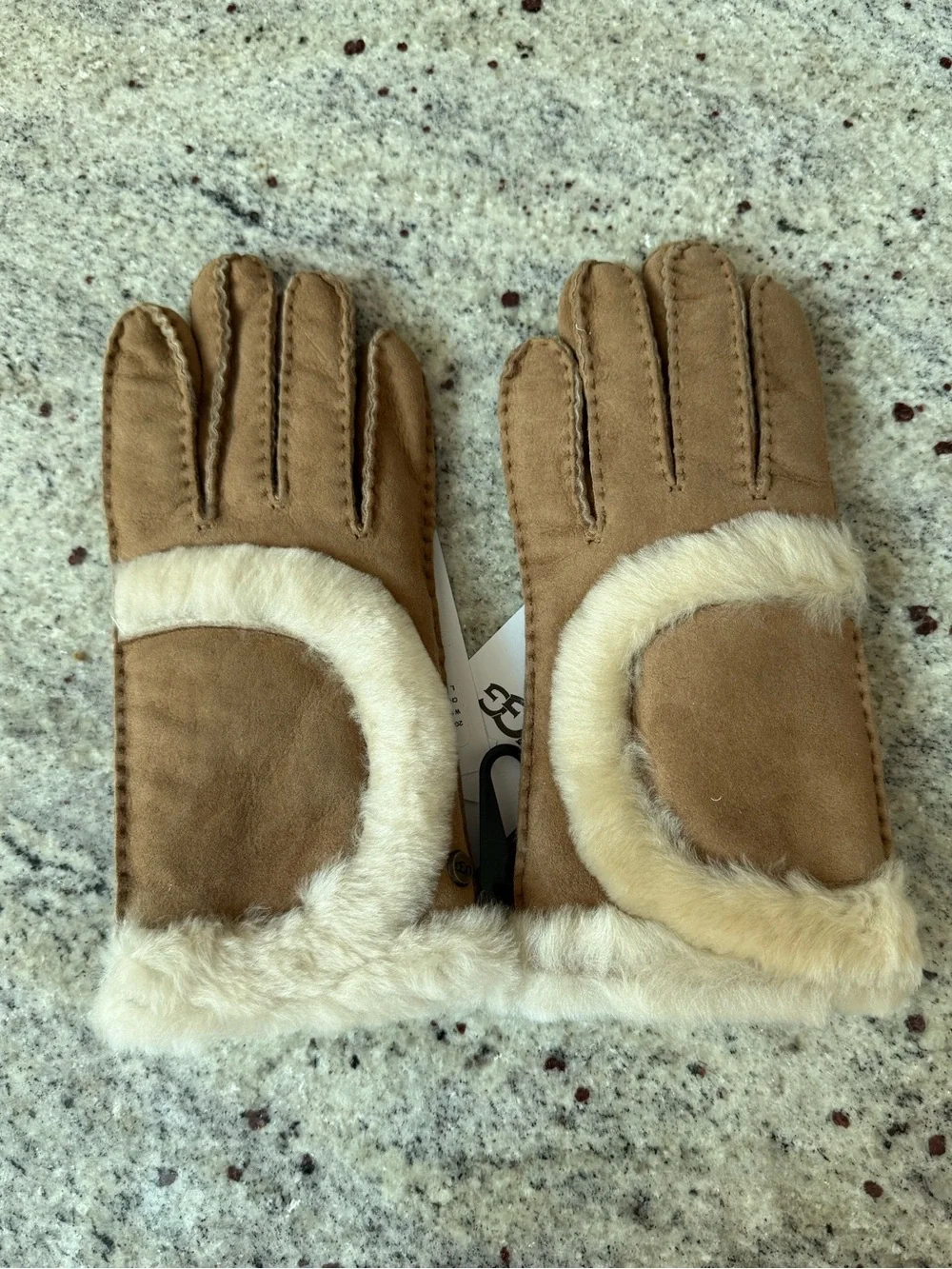 Genuine Shearling Exposed Curve Seam Gloves UGG®